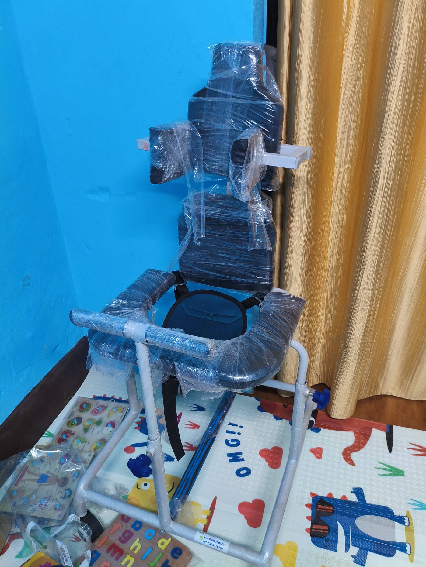 Pediatric standing frame equipment