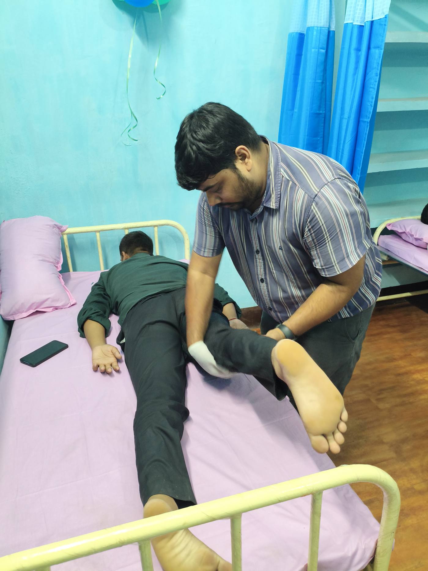 Orthopedic leg rehabilitation session